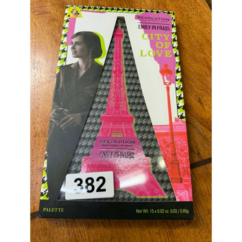 Revolution Beauty Emily In Paris City Of Love Eyeshadow Palette 15‎ Shades NEW